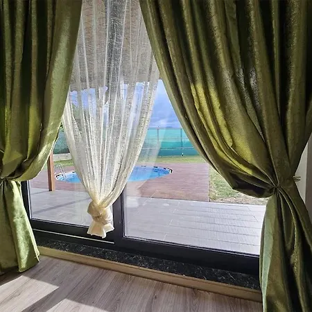 Freya Sicak Havuz Ve Jakuzi Tam Korunakli Bahce Villa Sapanca