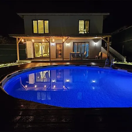 Villa Freya Sicak Havuz Ve Jakuzi Tam Korunakli Bahce *