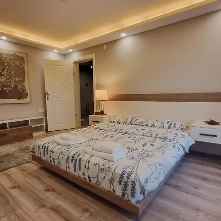Villa Freya Sicak Havuz Ve Jakuzi Tam Korunakli Bahce Sapanca