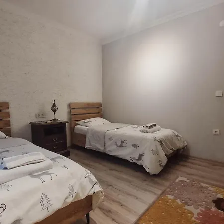 Freya Sicak Havuz Ve Jakuzi Tam Korunakli Bahce Sapanca