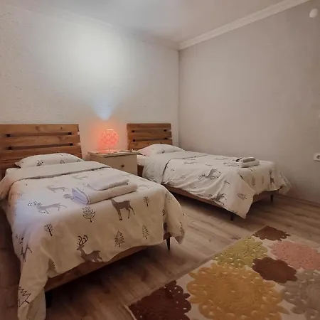 Freya Sicak Havuz Ve Jakuzi Tam Korunakli Bahce * Sapanca